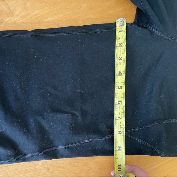 Tek Gear athletic capris. Size medium. Stretch. Yoga. - Picture 6 of 7